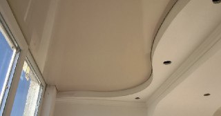 Натяжной потолок на балкон Качканар, цена 6103 руб.